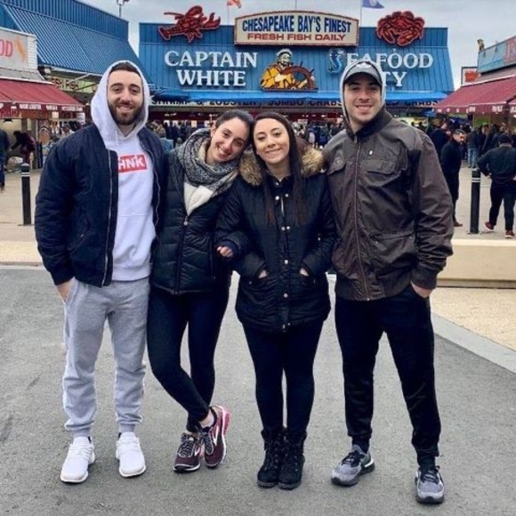 Meet your Posher, Talia - Picture 1 of 1